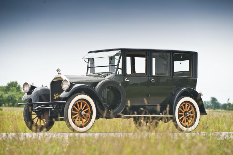  Pierce-Arrow 7-Passenger Sedan 1920 года  (фото 1 из 19)